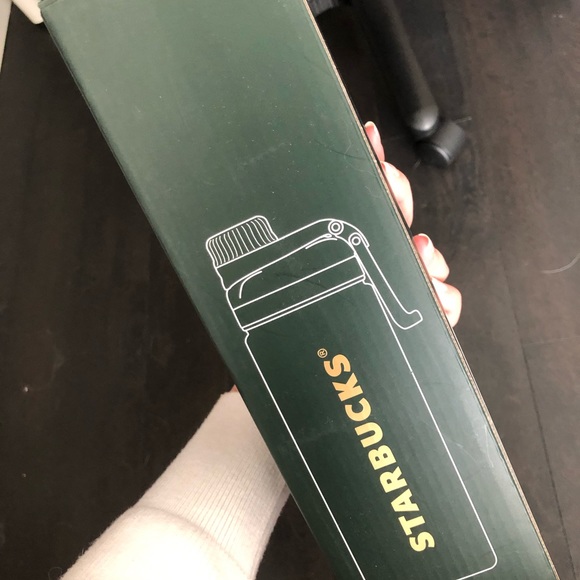 Brand new Starbucks bottle - Picture 2 of 9